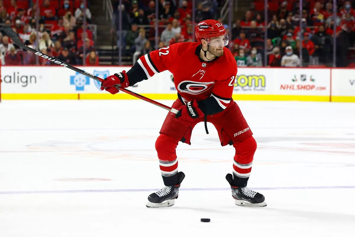 Каролина – Рейнджерс прогноз 22 января 2022: ставки и коэффициенты на матч НХЛ