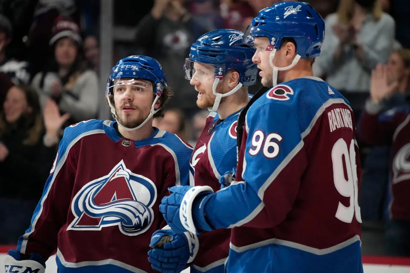 Прогноз на матч НХЛ «Торонто» — «Каролина» (08.02.2022)