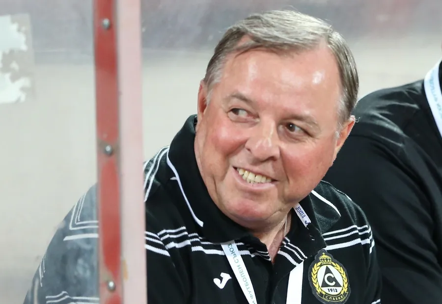 Александр Тарханов