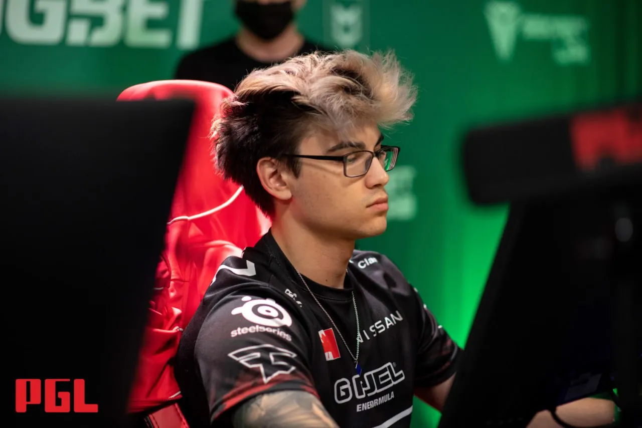 Natus Vincere – FaZe: «рожденные побеждать» не с первой попытки пройдут на мейджор