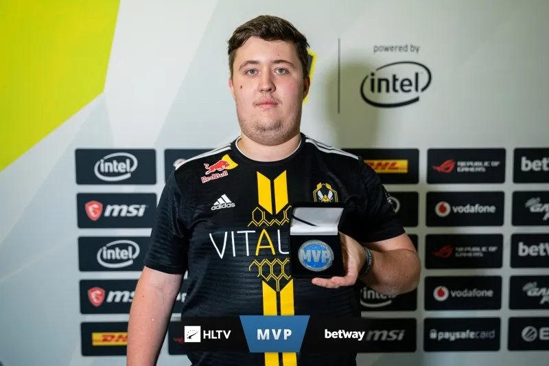 Vitality — Complexity: увернная победа для команды ZywOo