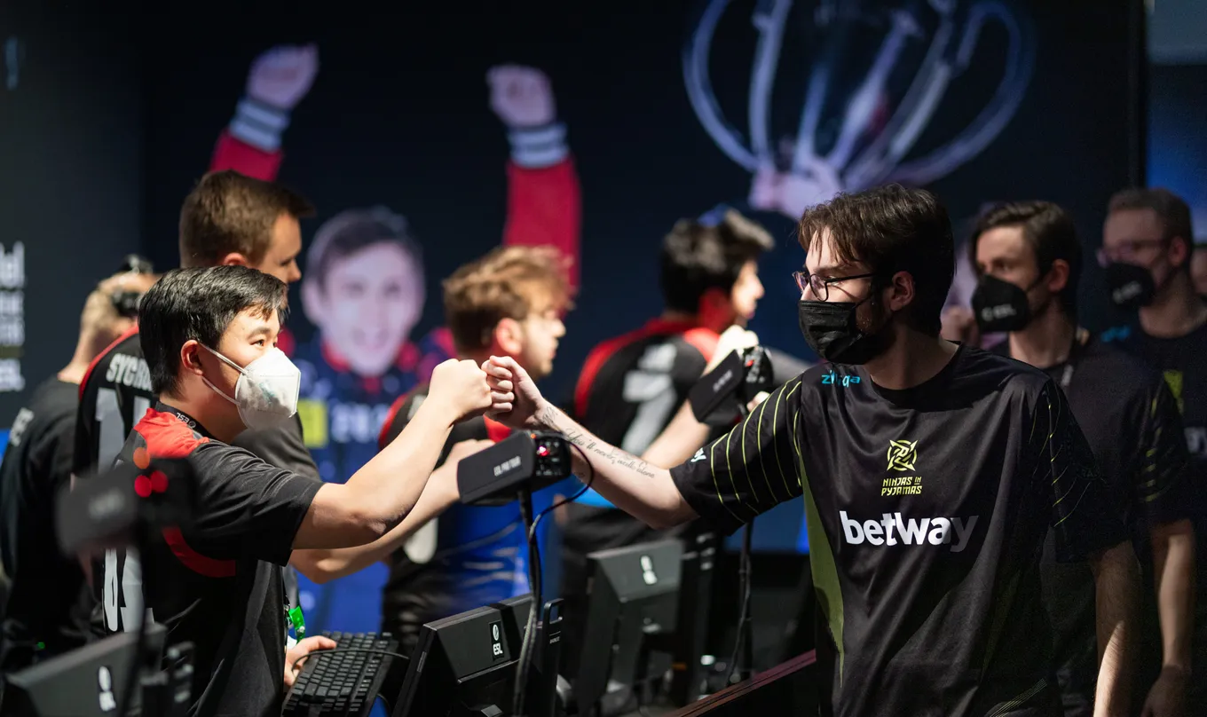 Ninjas In Pyjamas — MOUZ:  еще одна сенсация?