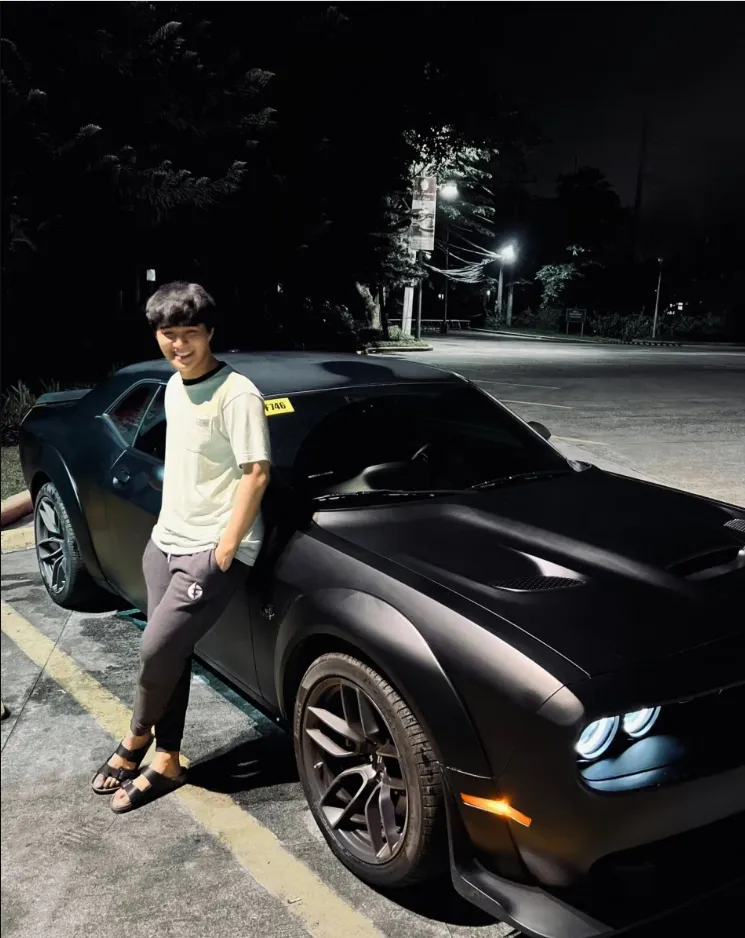 Abed приобрёл себе автомобиль — это Dodge Challenger
