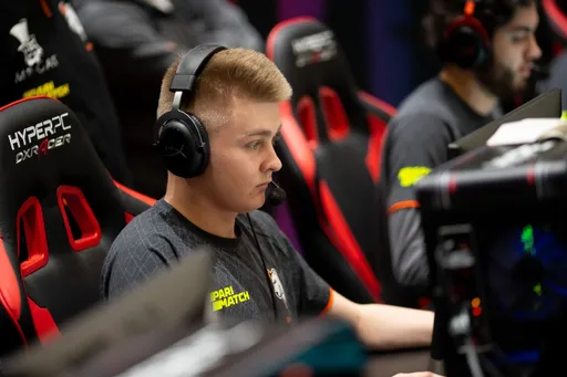 Virtus.pro одержала верх в первом матче на IEM Katowice 2022