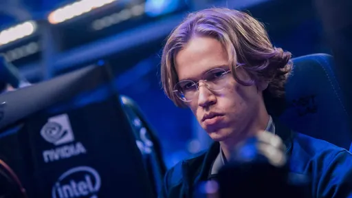 Жена Topson подарила ему куртку, выполненную в стиле Invoker