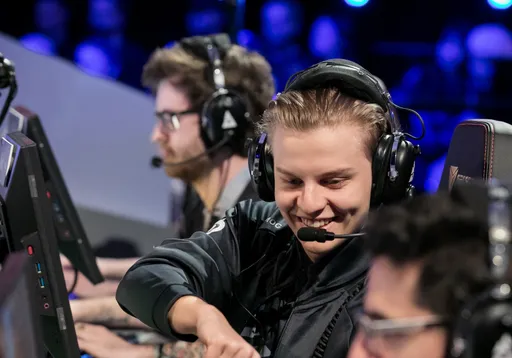 VOYVODA выбила OG из отборочных к DreamHack Masters Spring 2021