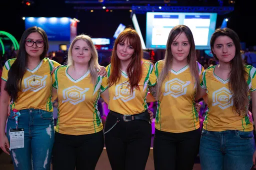 22-летняя девушка вошла в состав MIBR Academy в качестве стендина
