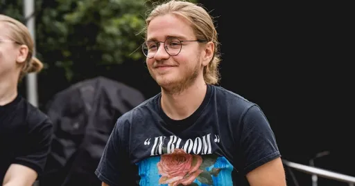 N0tail сфоткался в джерси NaVi и пожелал удачи s1mple на мейджоре