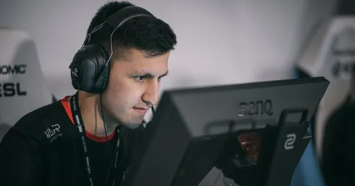 Team Empire возглавила группу А на Six Invitational 2022