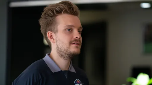 JerAx победил в трёх матчах из 17 на смурф‑аккаунте Arteezy в матчмейкинге Dota 2