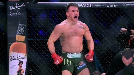 Чендлер нокаутировал Хукера в со-главном бою на турнире UFC 257