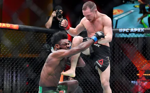 Топ-10 самых ожидаемых боев в UFC в 2022 году: реванш Яна и Стерлинга, титульный бой Махачева и многие другие