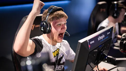NaVi разгромила NiP и вышла в плей-офф мейджора по CS:GO