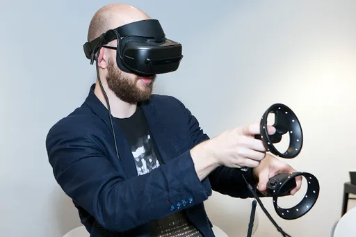 Microsoft может работать над VR-шлемом для Xbox Series X