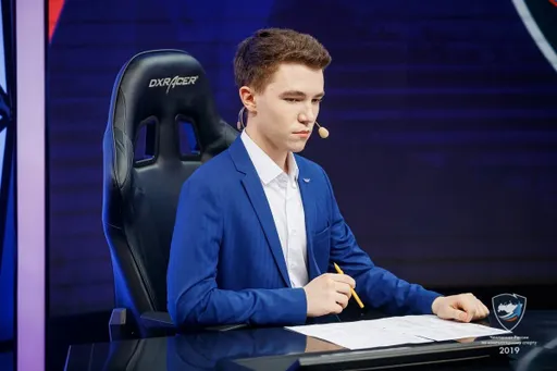 Ведущий NotInMyHouse покинул RuHub