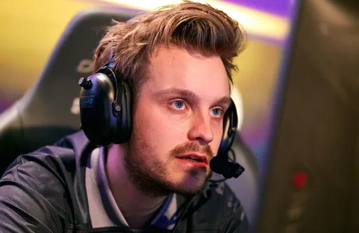 Evil Geniuses c Nightfall и JerAx одержала первую победу на DPC 2021/2022
