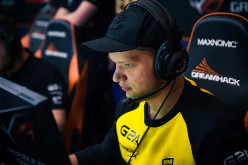 S1mple призвал фанатов перестать критиковать ZywOo и device