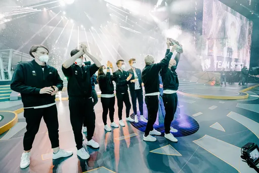 Team Spirit разгромила AS Monaco Gambit на DPC для СНГ