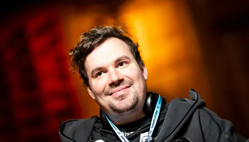 HUNDEN поделился стратегиями Heroic с сотрудником Astralis