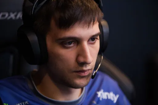 Arteezy нашёл способ, как сохранить две рапиры перед смертью