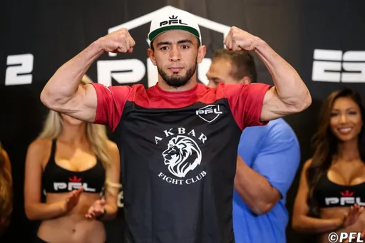 «Таджики бомбовые, у нас будет боец в UFC». Лоик Раджабов о финале PFL, здоровье и UFC
