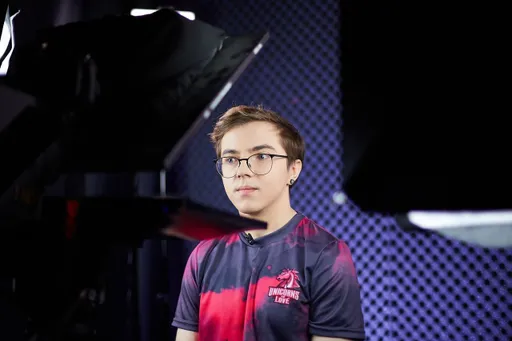 Unicorns of Love проиграла Royal Never Give Up на Mid-Season Invitational 2021