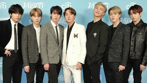BTS провела первый виртуальный концерт в Minecraft