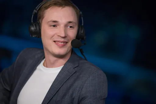 Smile: я бы убрал Aegis из                            Dota 2