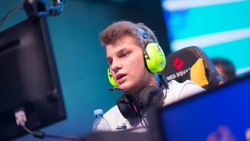 Iceberg пообещал обозревать патч 7.31d для Dota 2 в костюме горничной