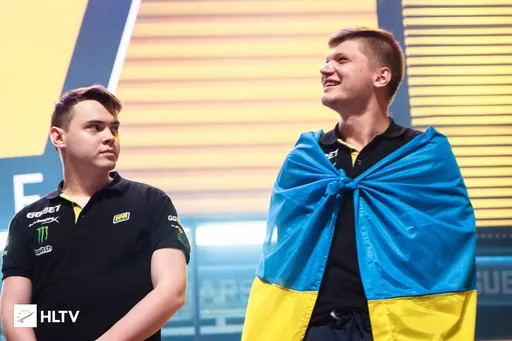 Electronic и Perfecto играли без флага России на EPL S15