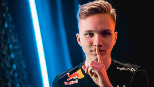 M0NESY поздравил headtr1ck с переходом в Ninjas in Pyjamas