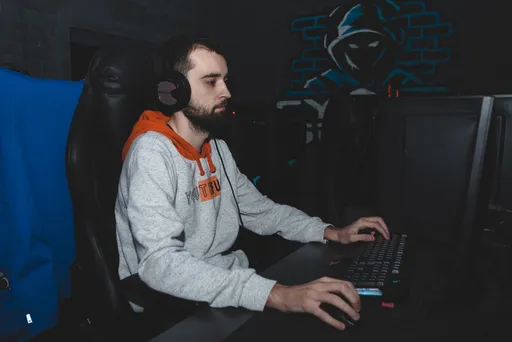 Entity разгромила BetBoom Team и прошла на ESL One Malaysia 2022