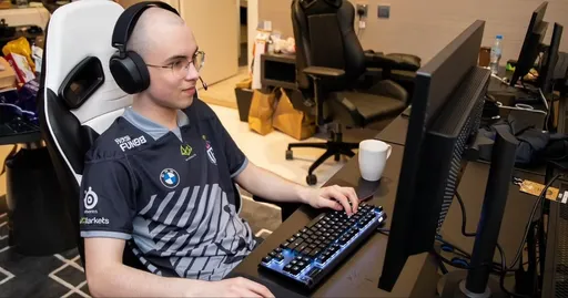 Yuragi: в OG мы не занимаемся тимбилдингом, а просто играем в Dota 2