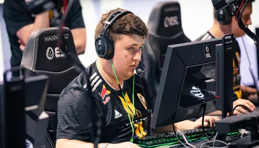 Vitality одолела Complexity на PGL Major Antwerp 2022 — ZywOo завершил матч без смертей