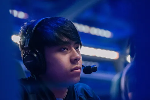 T1 выбила NaVi в нижнюю сетку Last Chance TI11