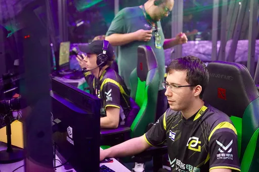 33 рассказал как появляются нестандартные решения Tundra Esports