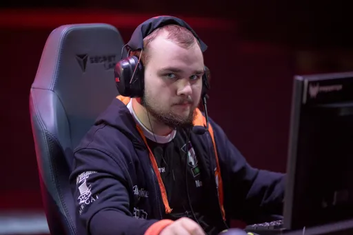 No[o]ne возглавил европейский ладдер Dota 2