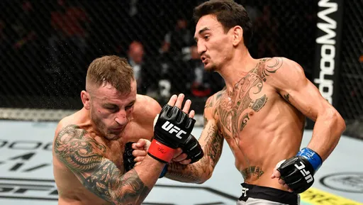Когда бой Александр Волкановски – Макс Холлоуэй на UFC 276: дата и время начала со-главного боя