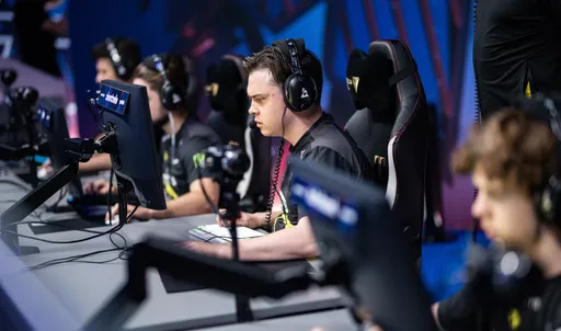 Natus Vincere обошла FaZe и вернулась на первое место в рейтинге HLTV