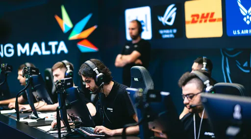 Outsiders сразится с Vitality за выход в полуфинал плей-офф ESL Pro League Season 16
