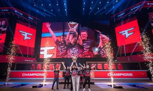 В CS:GO добавили чемпионские автографы FaZe Сlan