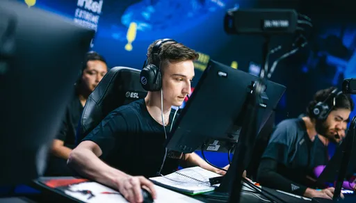 Outsiders одержала верх в дебютном матче на ESL Pro League Season 16