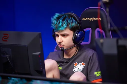 Virtus.pro сыграла вничью с Thunder Awaken на PGL Arlington Major 2022