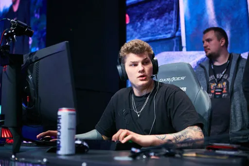 Сербский игрок пожелал Iceberg смерти в матчмейкинге Dota 2