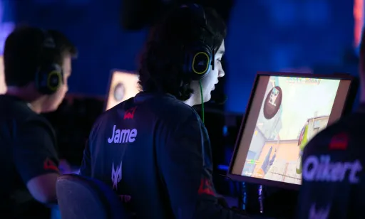 Virtus.pro проиграла MOUZ в группе A на RMR-турнире для Европы