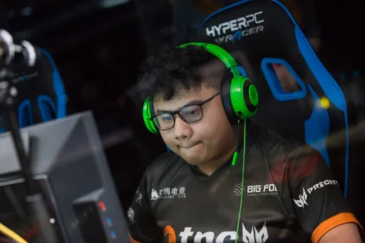 Fnatic одолела OB Esports x Neon в первом дивизионе DPC для ЮВА