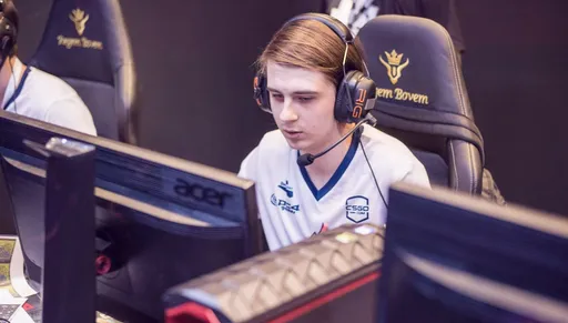 Fng: думаю, Virtus.pro в целом посильнее Natus Vincere