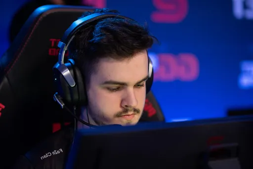 Broky сделал клатч 1v5 в матче с Astralis — rain чуть не уронил монитор
