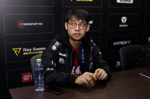 RNG заработала второе поражение подряд, всухую проиграв Hokori