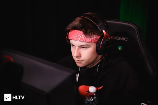 Frozen прокомментировал выступление MOUZ на IEM Rio Major 2022